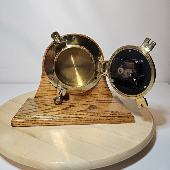 Vintage Bell Clock Company Brass Ship Porthole Quartz Mantel Clock W/Wooden Base - Picture 7 of 12